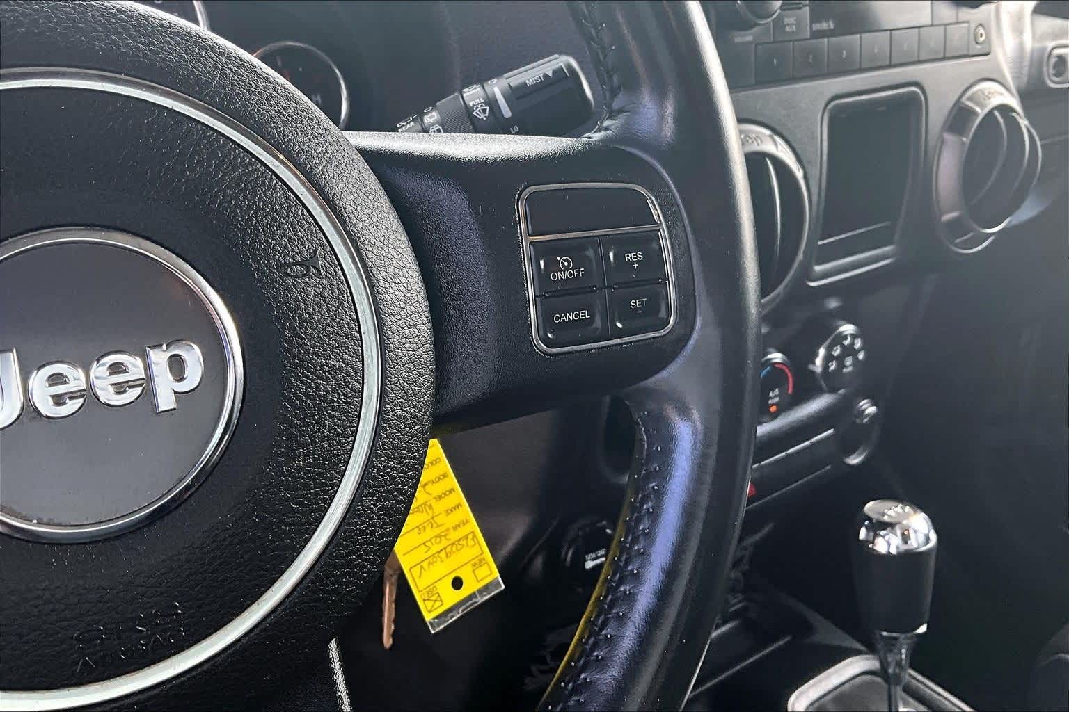 Thumbnail: 2015 Jeep Wrangler - 18