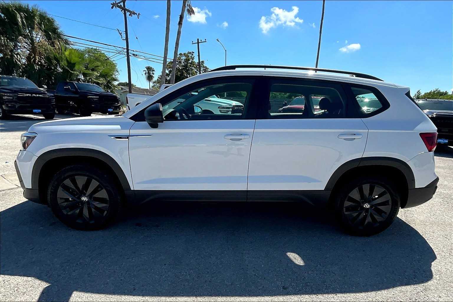 2024 Volkswagen Taos S photo 3