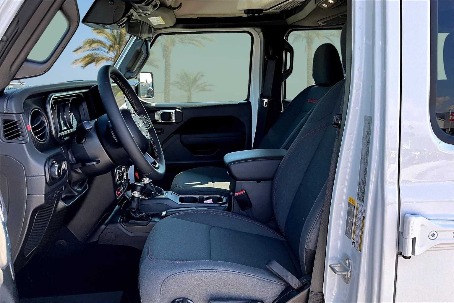 Thumbnail: 2025 Jeep Wrangler - 10