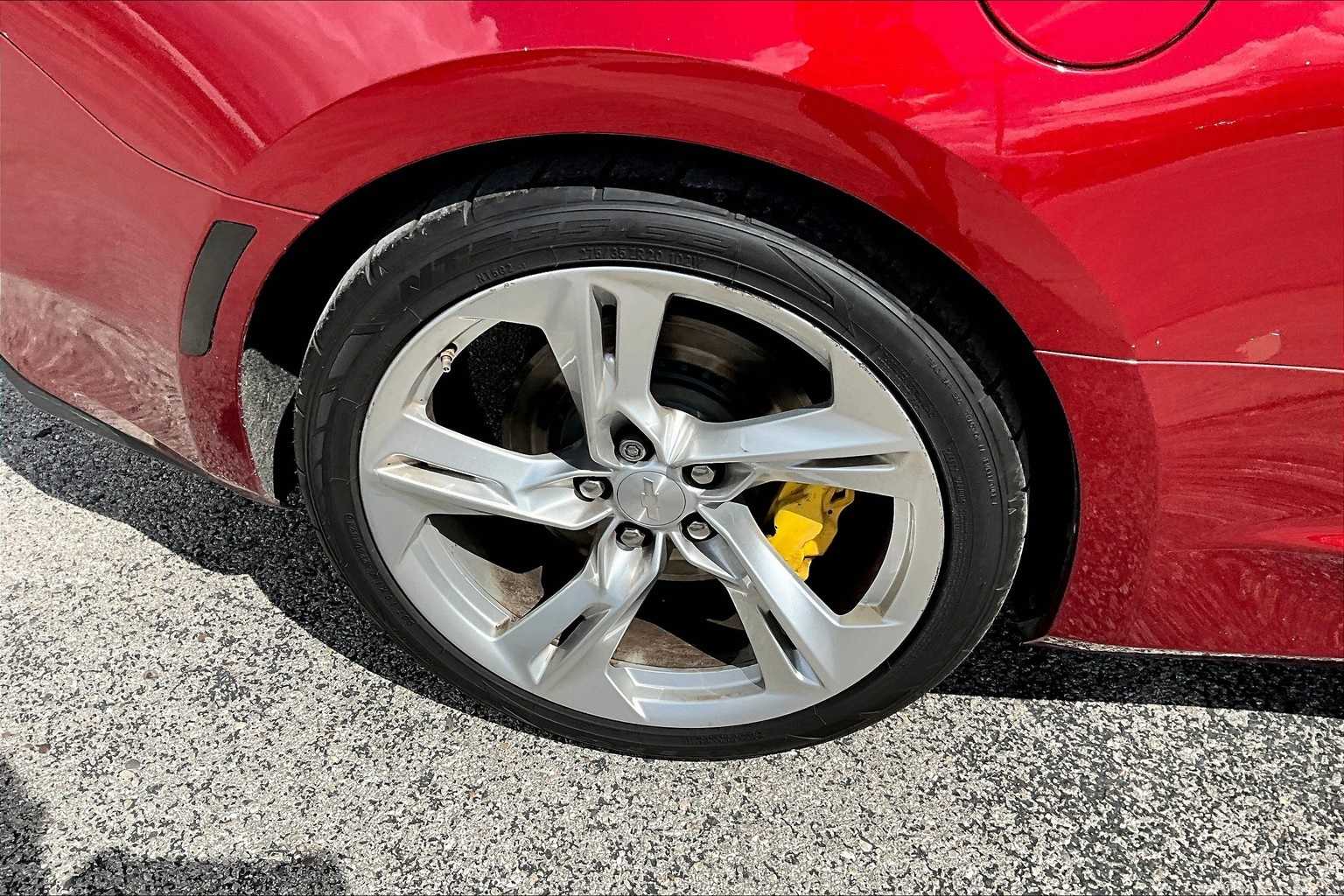 Thumbnail: 2017 Chevrolet Camaro - 32