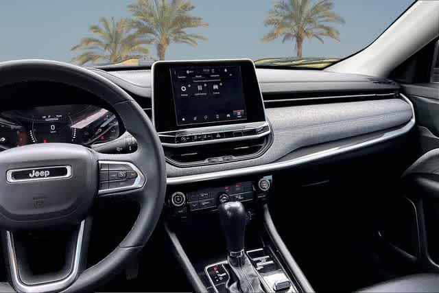 Thumbnail: 2022 Jeep Compass - 16