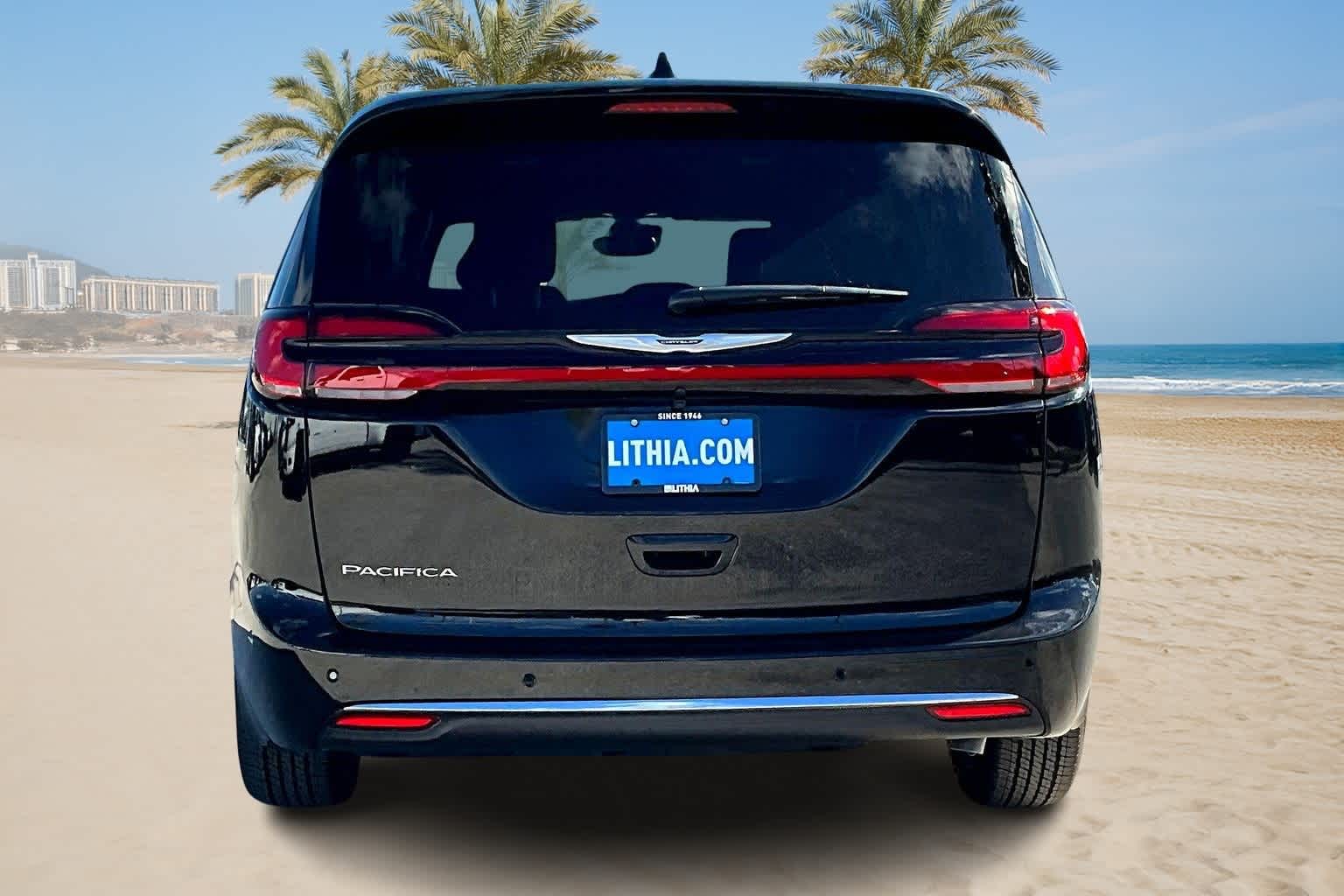 Thumbnail: 2026 Chrysler Pacifica - 5