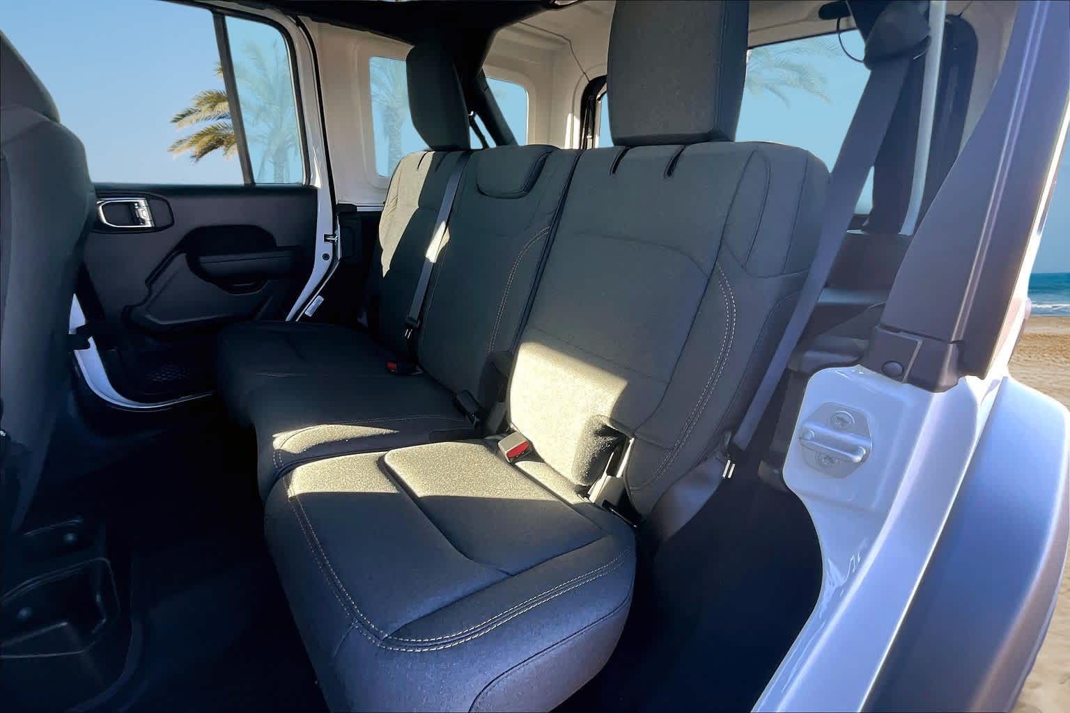 Thumbnail: 2018 Jeep Wrangler - 13