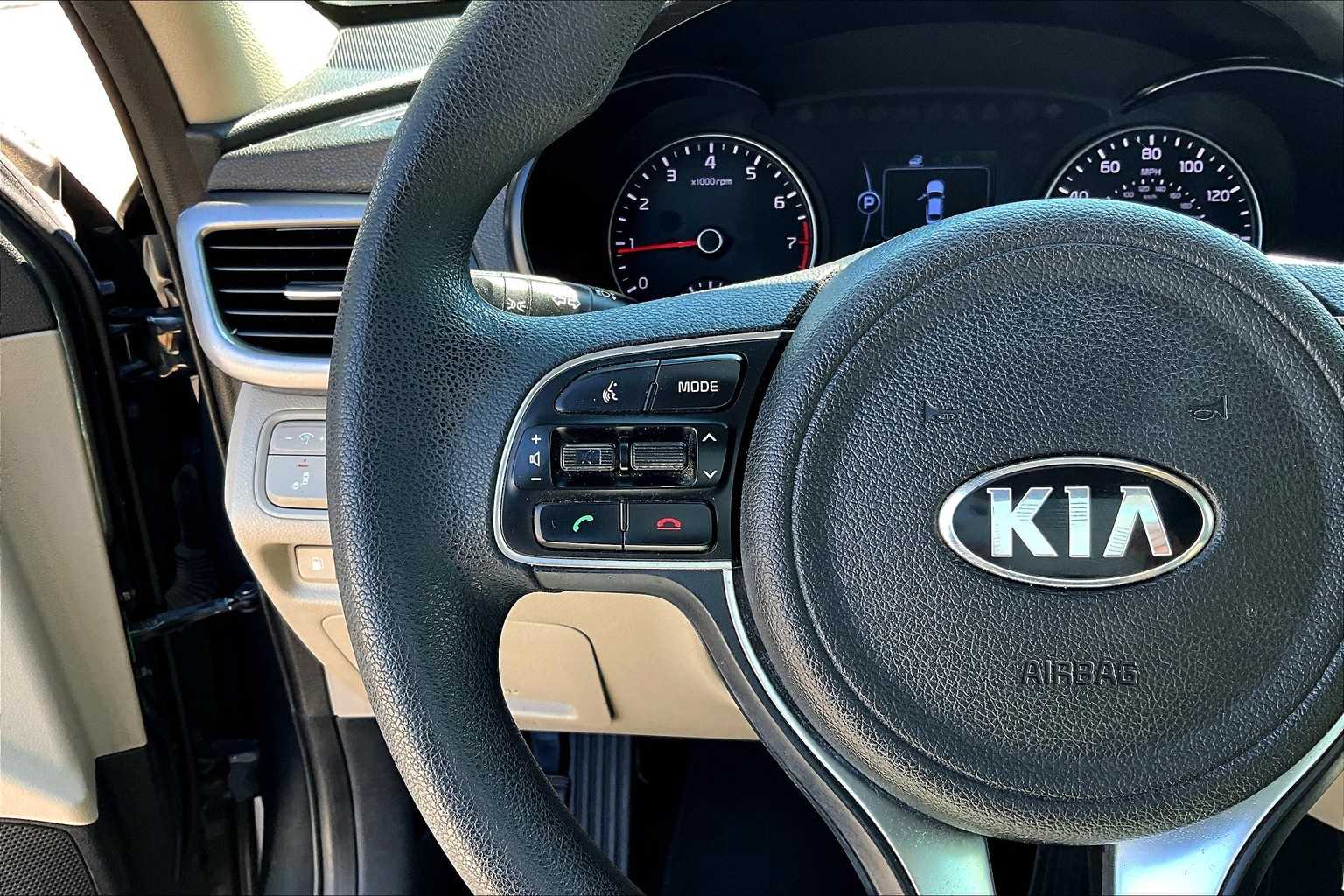 Thumbnail: 2016 Kia Optima - 24