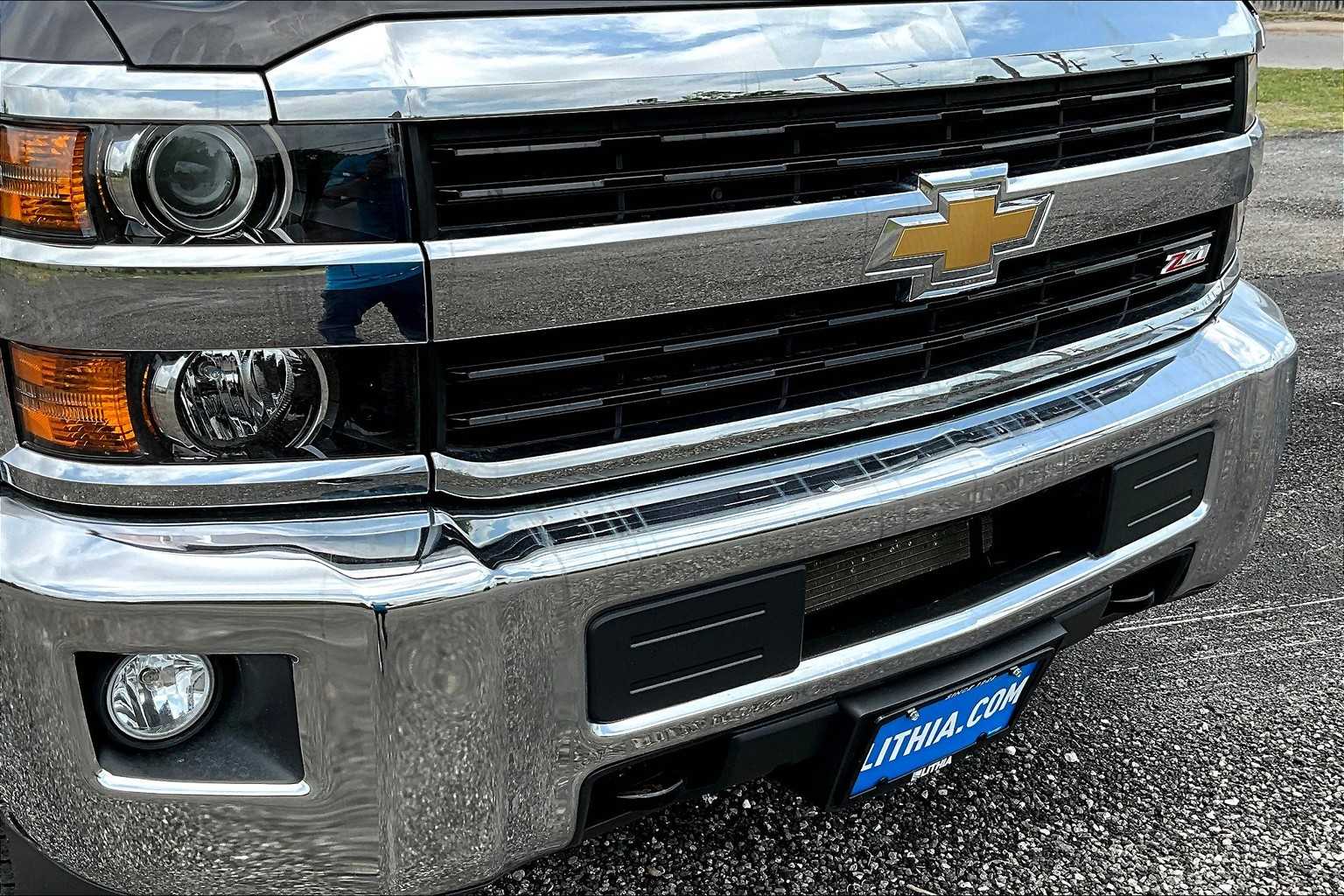Thumbnail: 2015 Chevrolet Silverado 3500 - 29