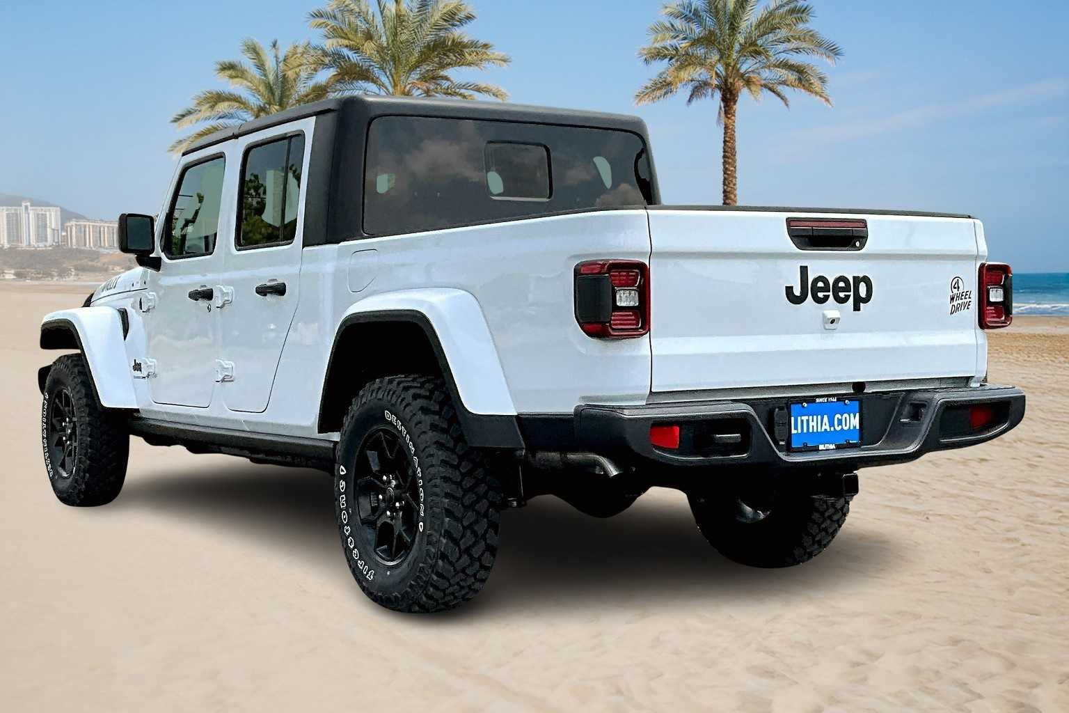 Thumbnail: 2025 Jeep Gladiator - 3