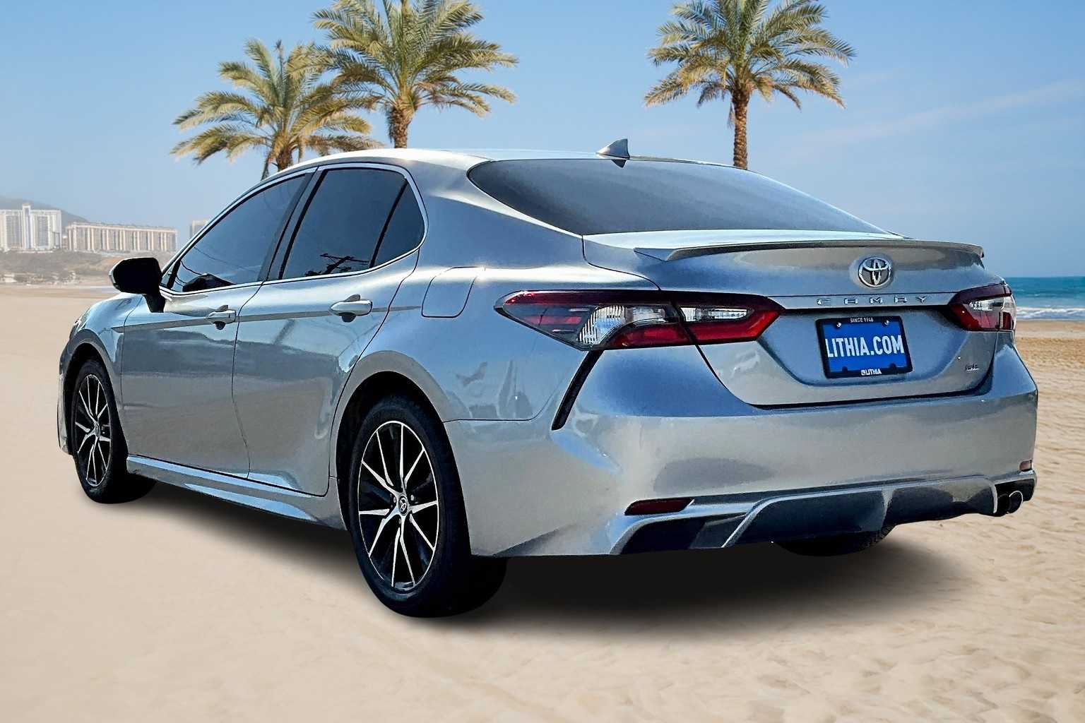 Thumbnail: 2022 Toyota Camry - 4