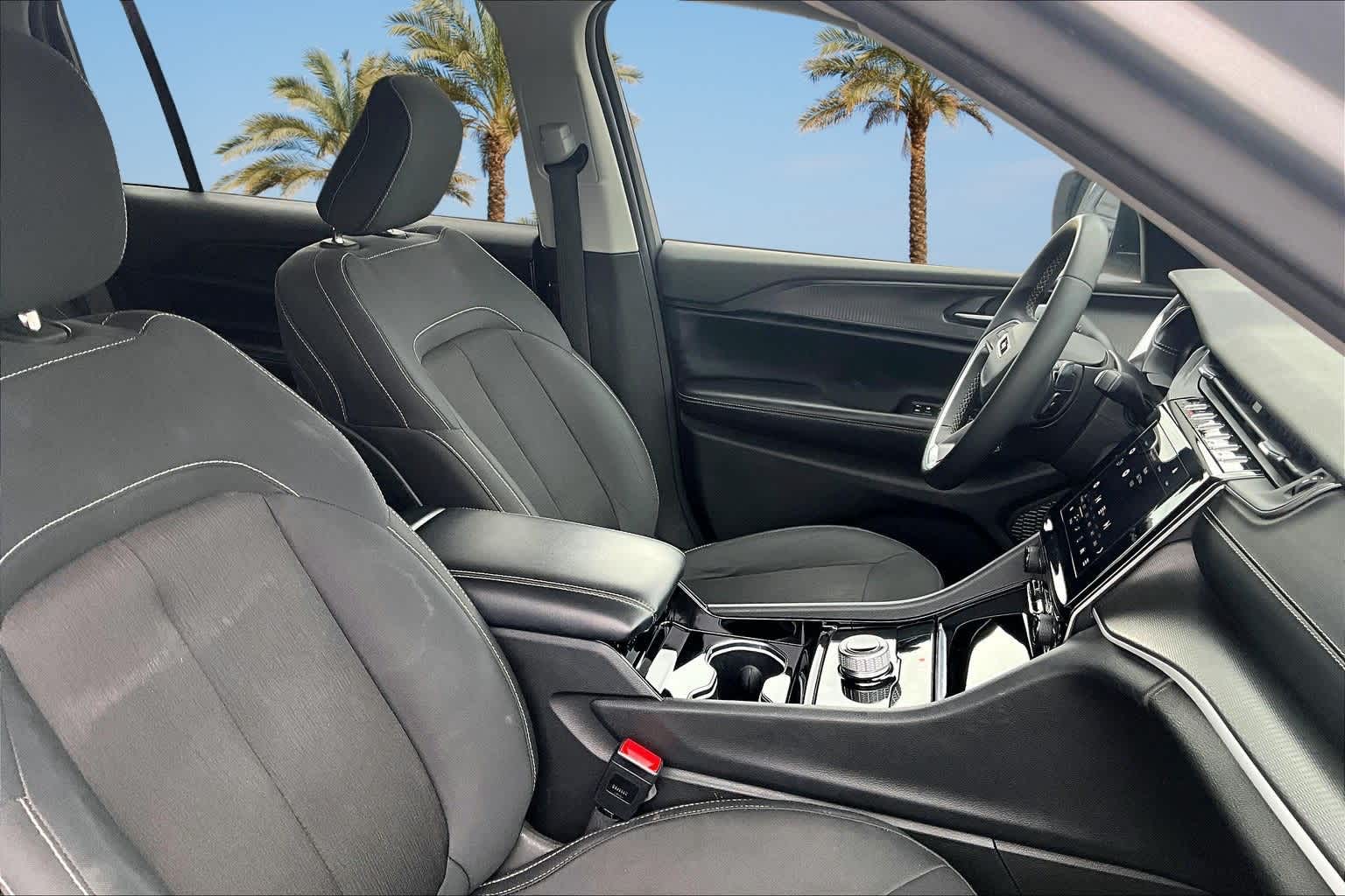 Thumbnail: 2023 Jeep Grand Cherokee - 13