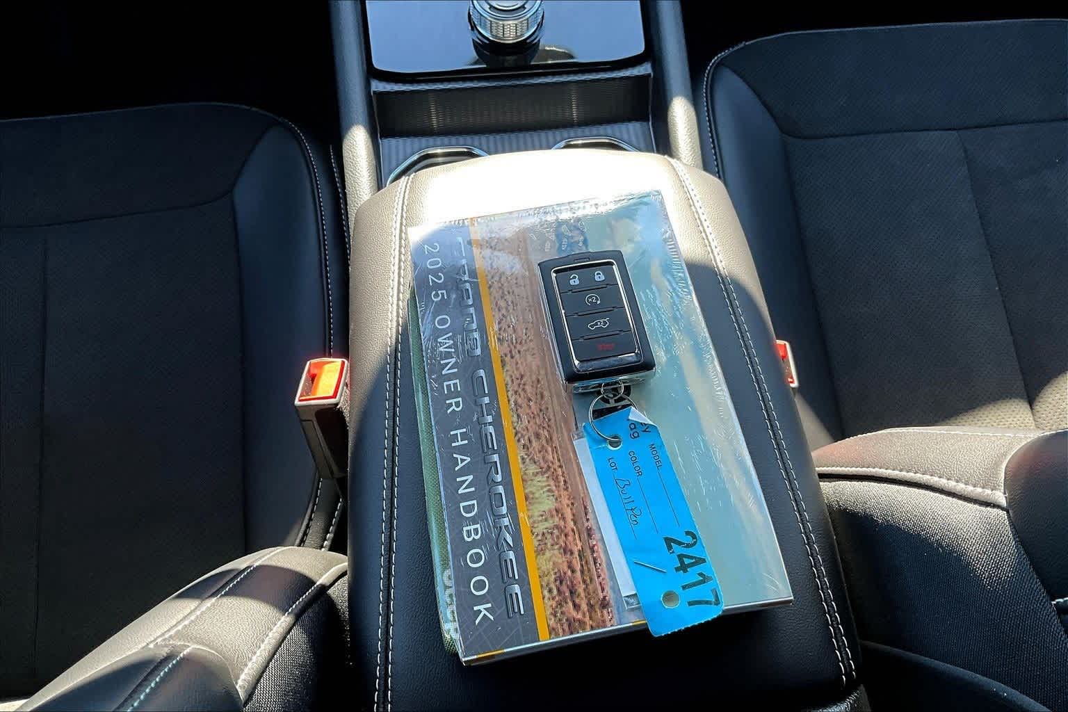 Thumbnail: 2025 Jeep Grand Cherokee - 20