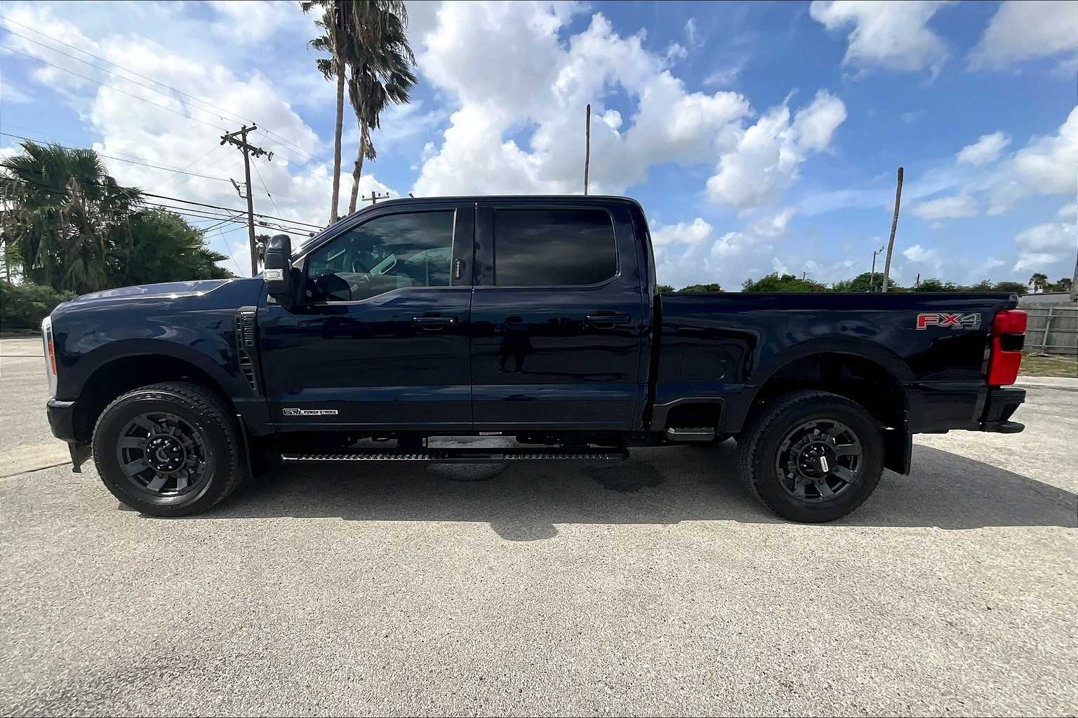 2023 Ford F-250 Lariat photo 3
