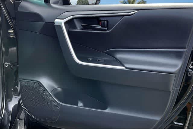 Thumbnail: 2023 Toyota RAV4 - 25