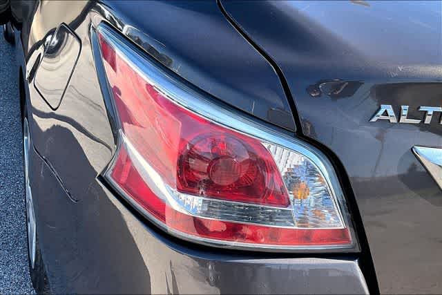 Thumbnail: 2015 Nissan Altima - 31