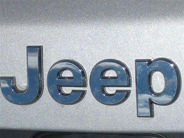 2025 Jeep Compass Latitude 12