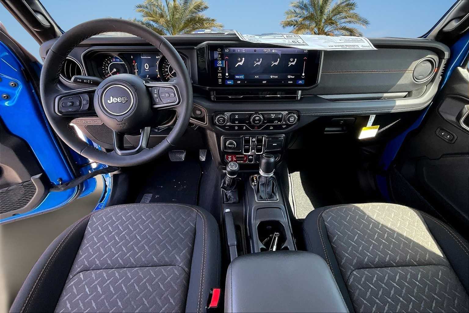 Thumbnail: 2025 Jeep Gladiator - 9