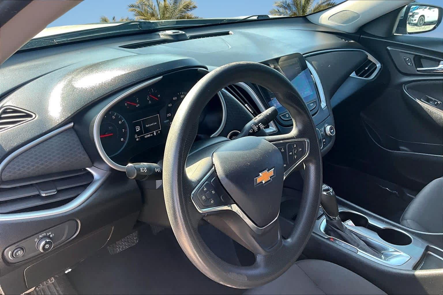 2020 Chevrolet Malibu LS photo 2