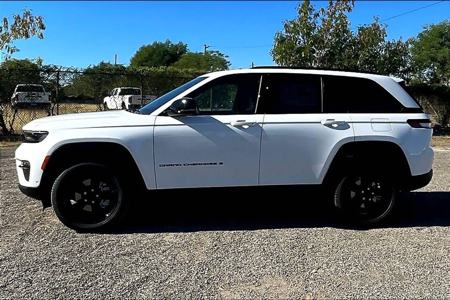 Thumbnail: 2025 Jeep Grand Cherokee - 3