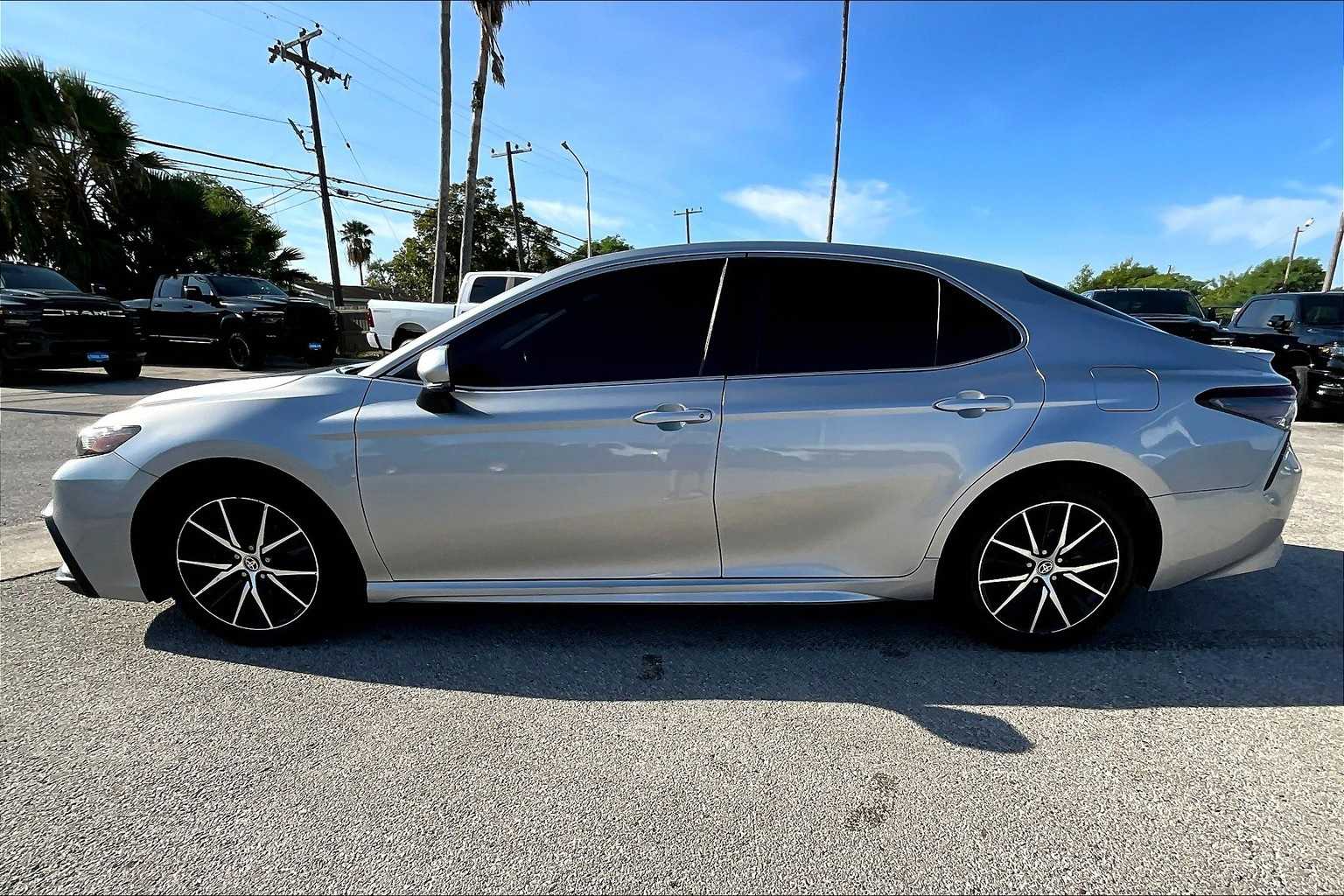 Thumbnail: 2022 Toyota Camry - 3