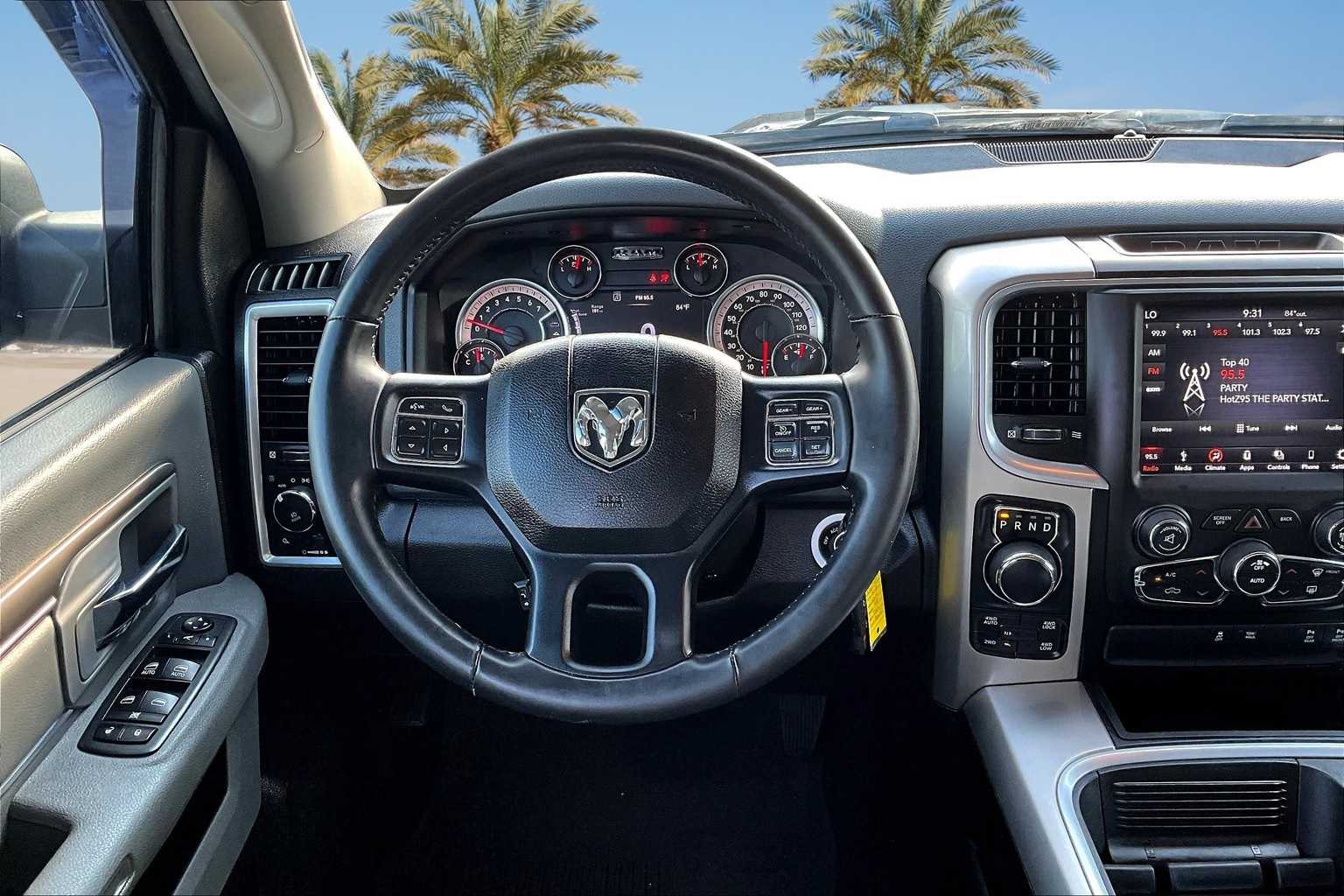 Thumbnail: 2019 RAM 1500 Classic - 14