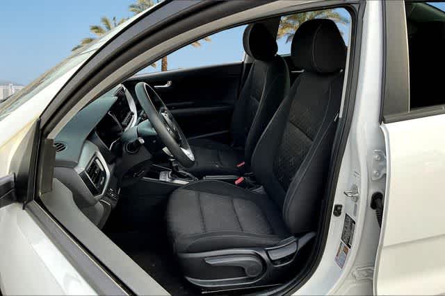 Thumbnail: 2023 Kia Rio - 10