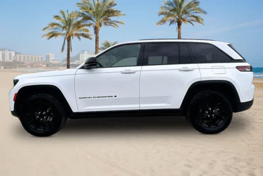 Used 2024 Jeep Grand Cherokee Altitude SUV
