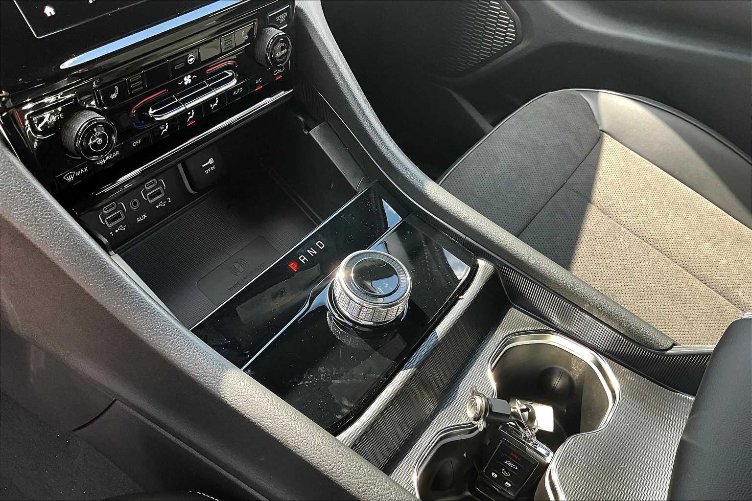 Thumbnail: 2025 Jeep Grand Cherokee - 16