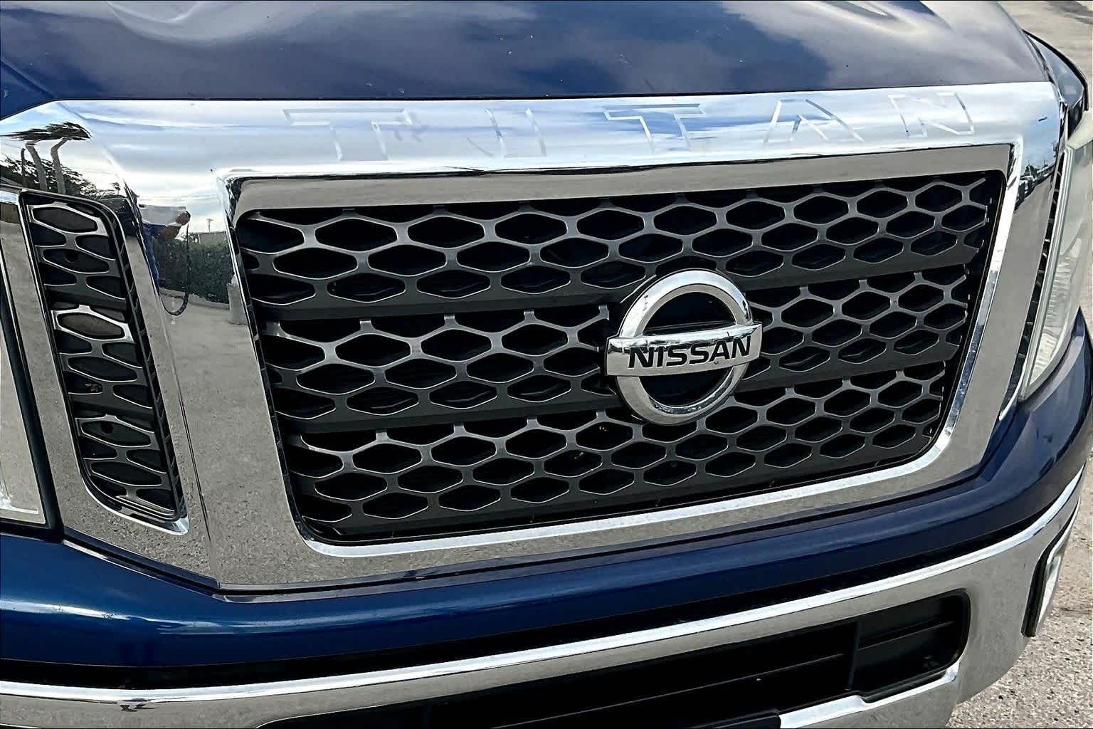 Thumbnail: 2017 Nissan Titan - 25