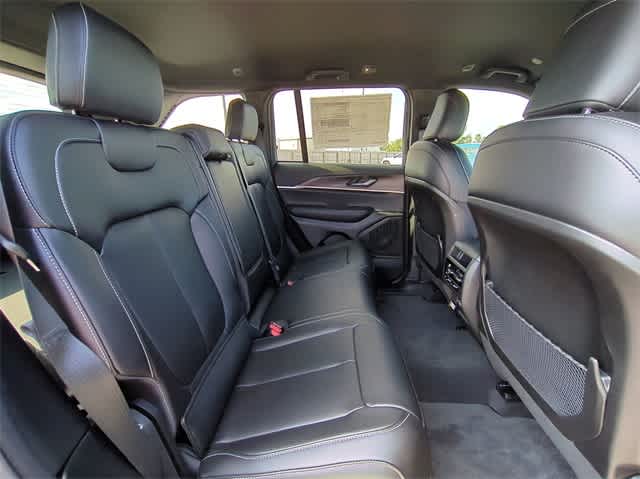 2025 Jeep Grand Cherokee Limited Edition 21