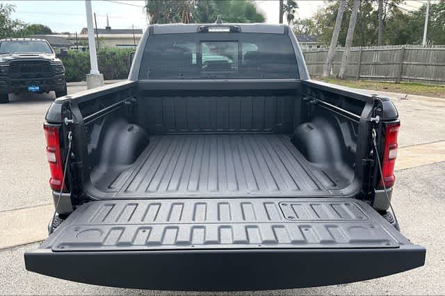 Thumbnail: 2026 RAM 1500 - 19