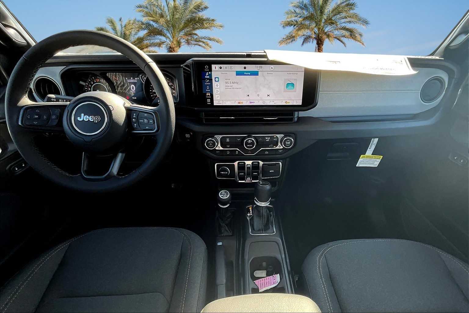 Thumbnail: 2025 Jeep Gladiator - 9