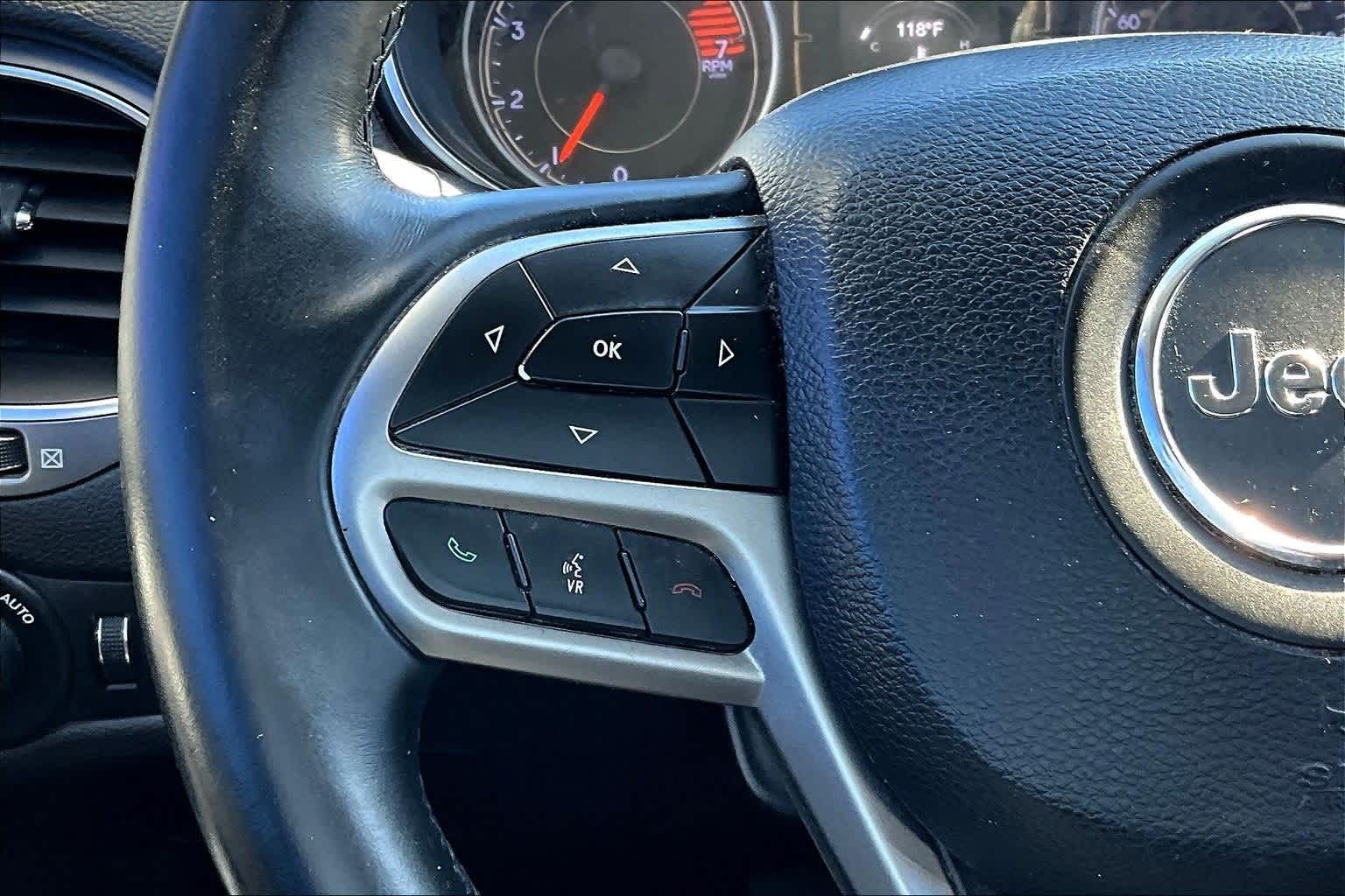 Thumbnail: 2019 Jeep Cherokee - 22