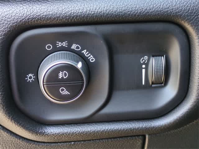 Thumbnail: 2025 RAM 1500 - 18