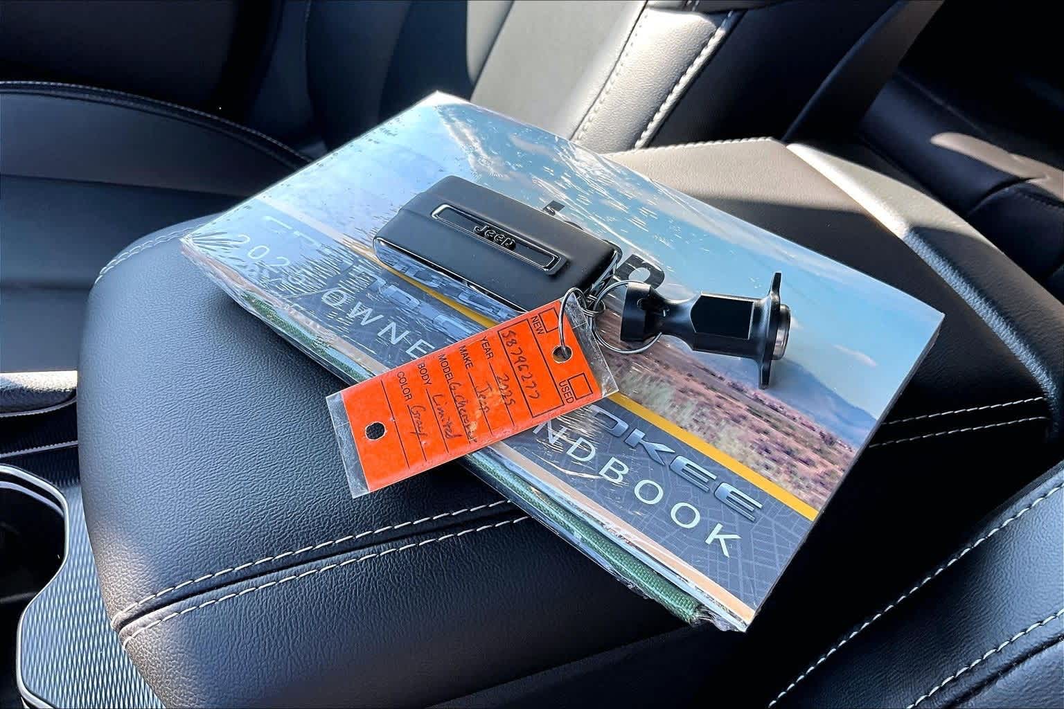 Thumbnail: 2025 Jeep Grand Cherokee - 19