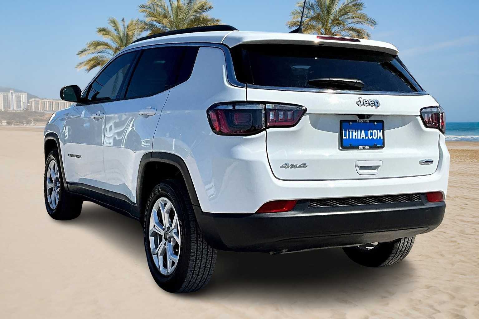 2025 Jeep Compass Latitude photo 4