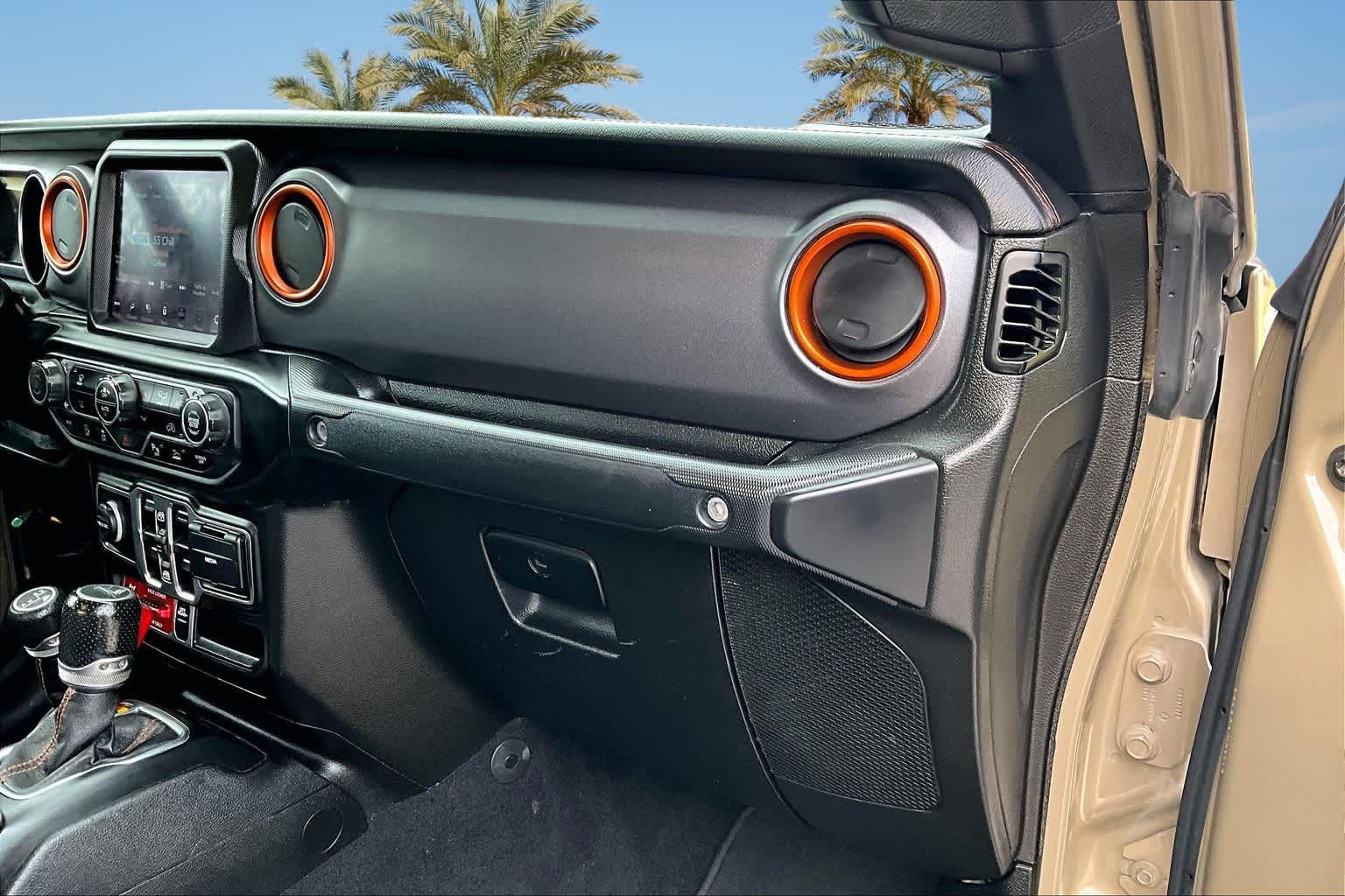 Thumbnail: 2020 Jeep Gladiator - 21