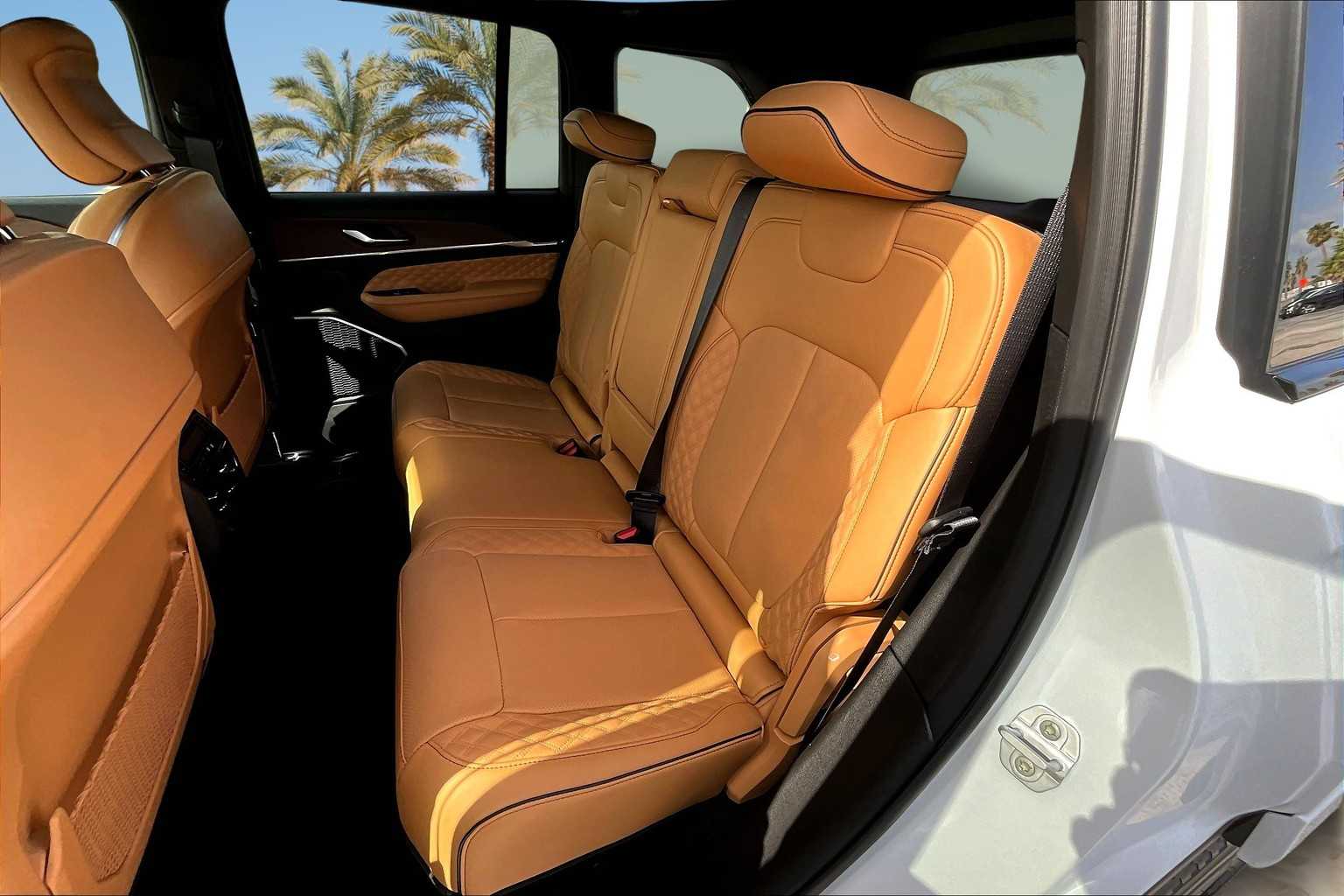 Thumbnail: 2025 Jeep Grand Cherokee - 13