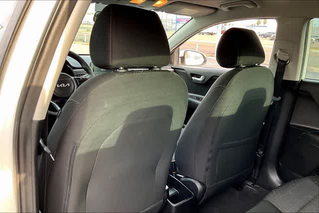 Thumbnail: 2023 Kia Rio - 11