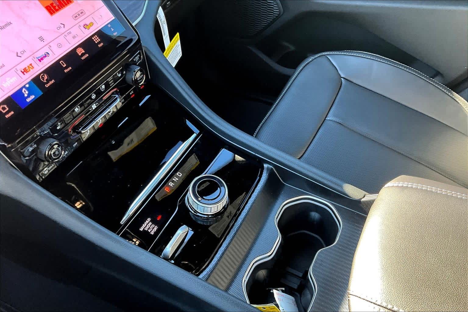 Thumbnail: 2025 Jeep Grand Cherokee - 17