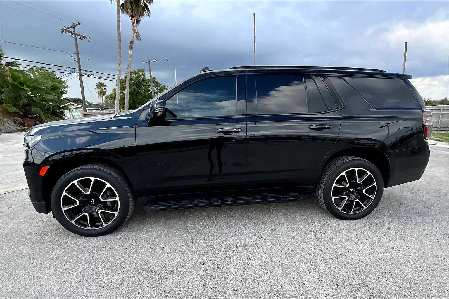 2022 Chevrolet Tahoe RST photo 3