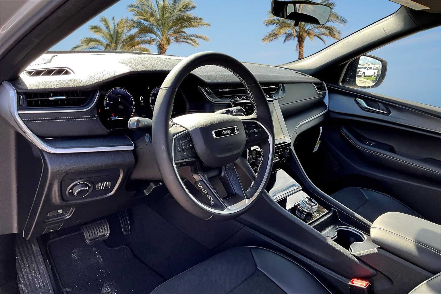 Thumbnail: 2025 Jeep Grand Cherokee - 2