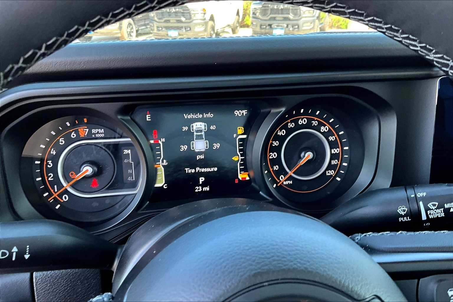 Thumbnail: 2025 Jeep Gladiator - 17