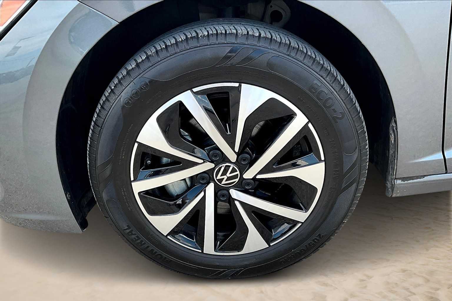 Thumbnail: 2024 Volkswagen Jetta - 7