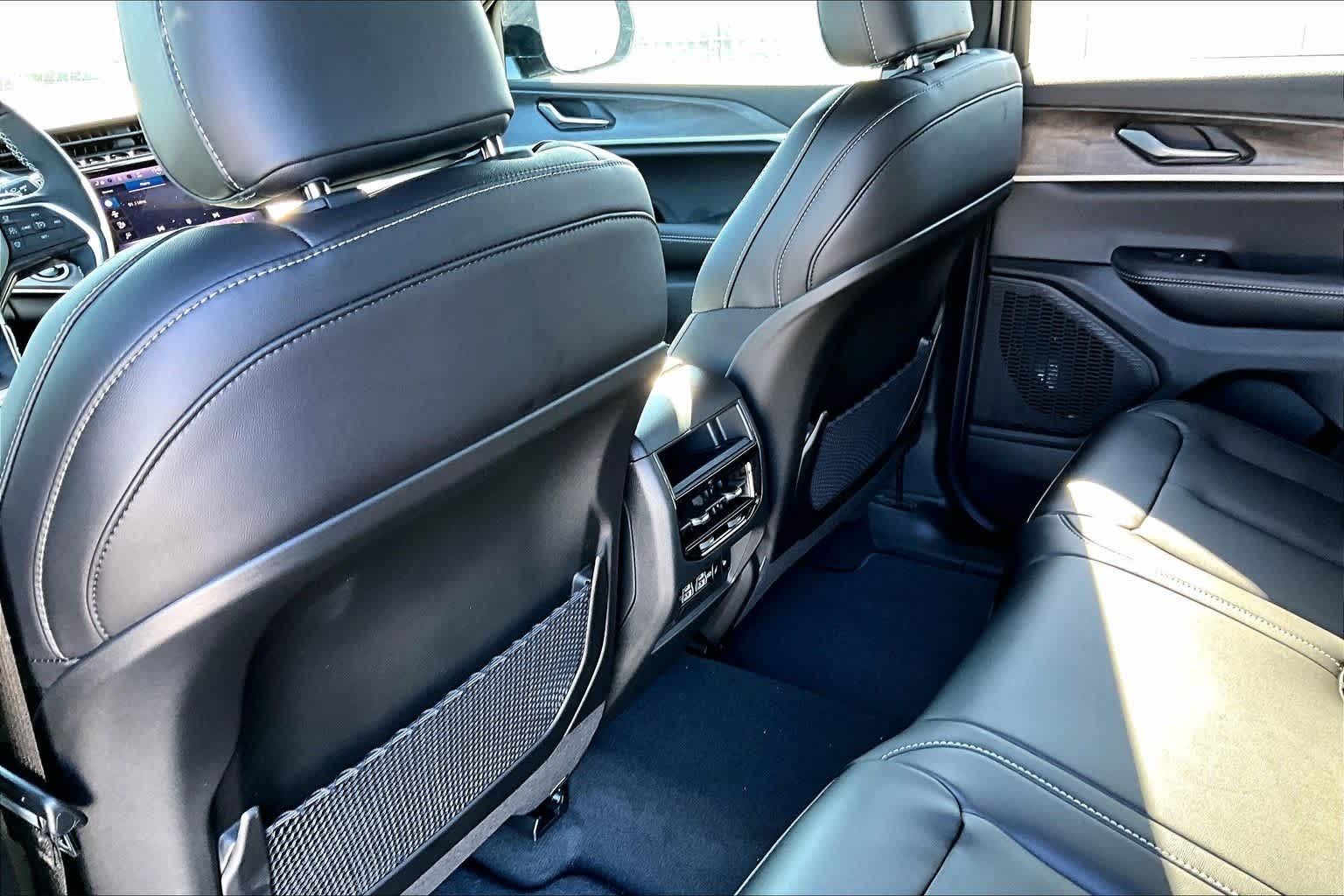 Thumbnail: 2025 Jeep Grand Cherokee - 11