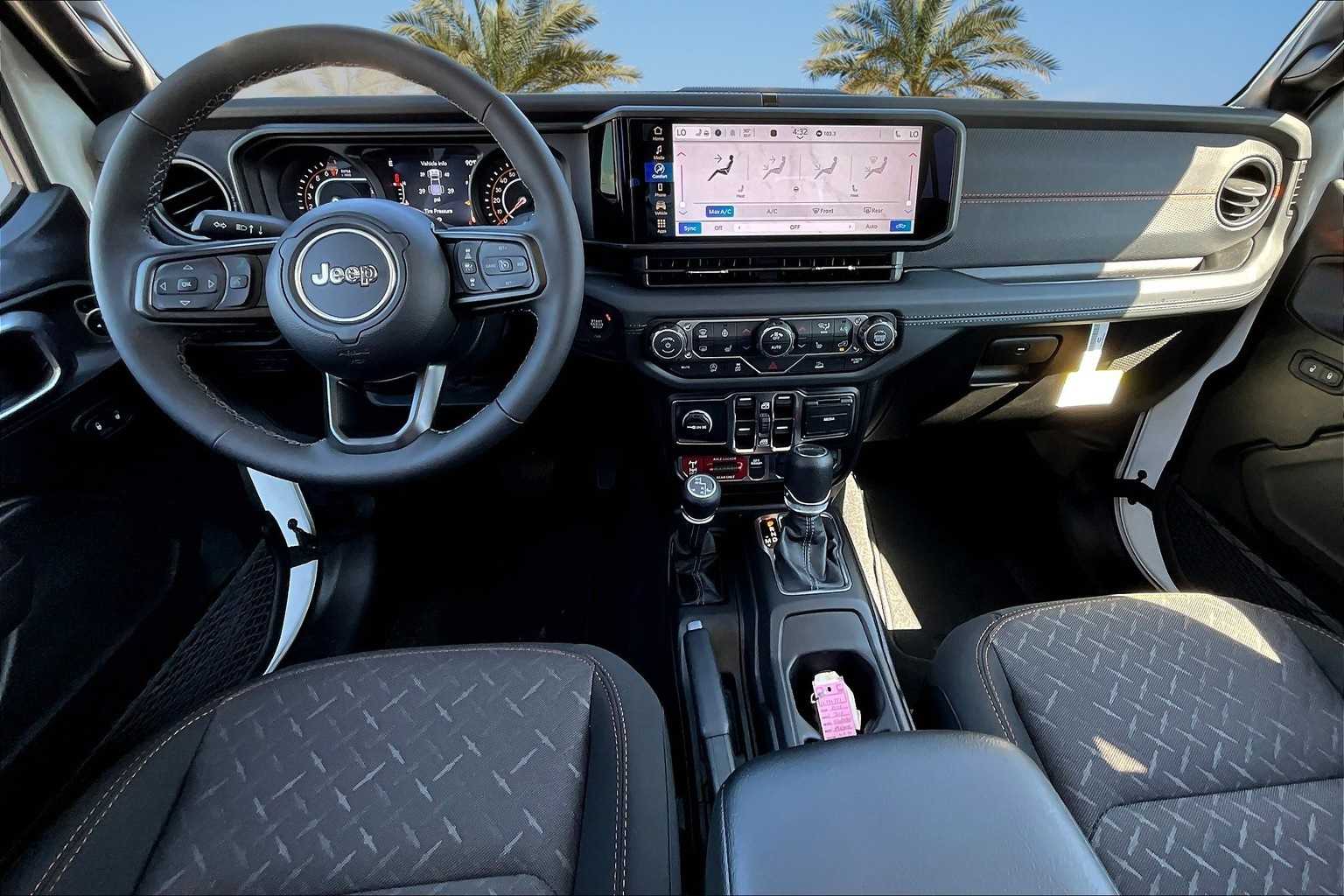 Thumbnail: 2025 Jeep Gladiator - 9