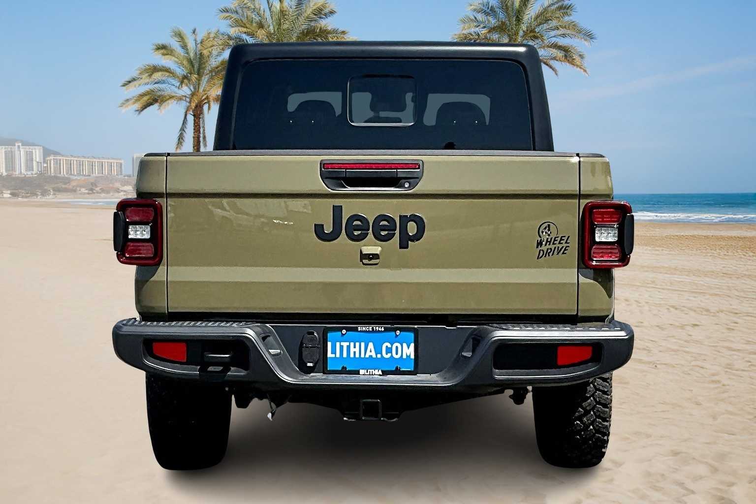 Thumbnail: 2025 Jeep Gladiator - 4