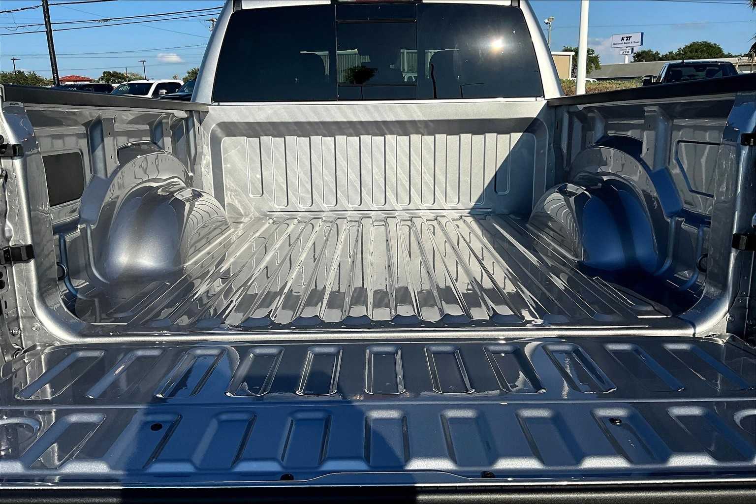 Thumbnail: 2025 RAM 1500 - 18