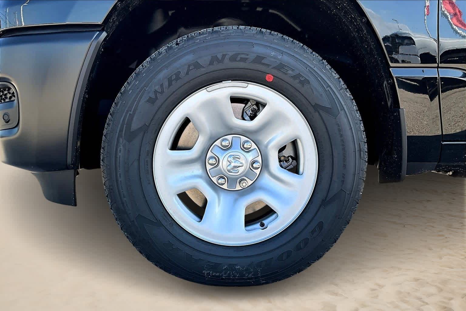 Thumbnail: 2025 RAM 1500 - 8