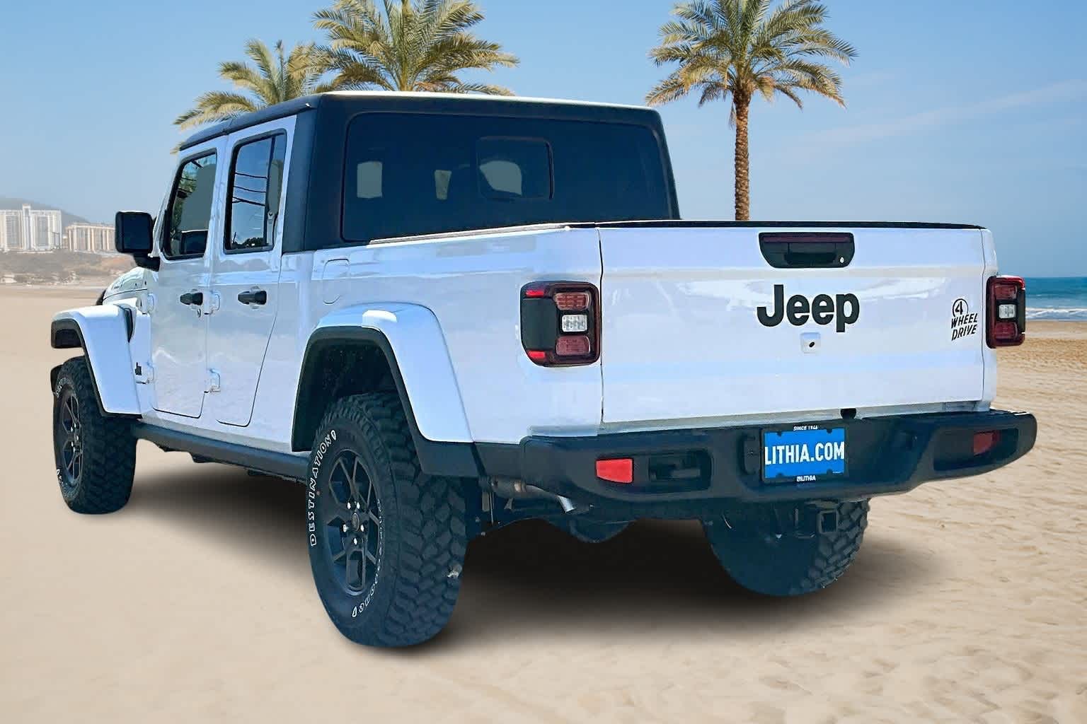 Thumbnail: 2025 Jeep Gladiator - 4