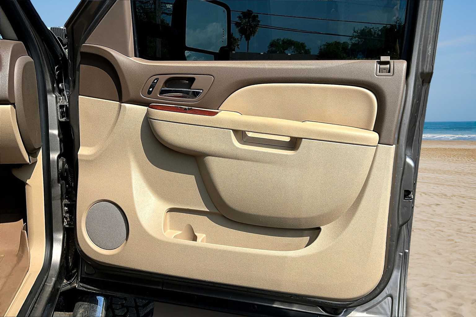 Thumbnail: 2012 GMC Sierra 2500 - 25