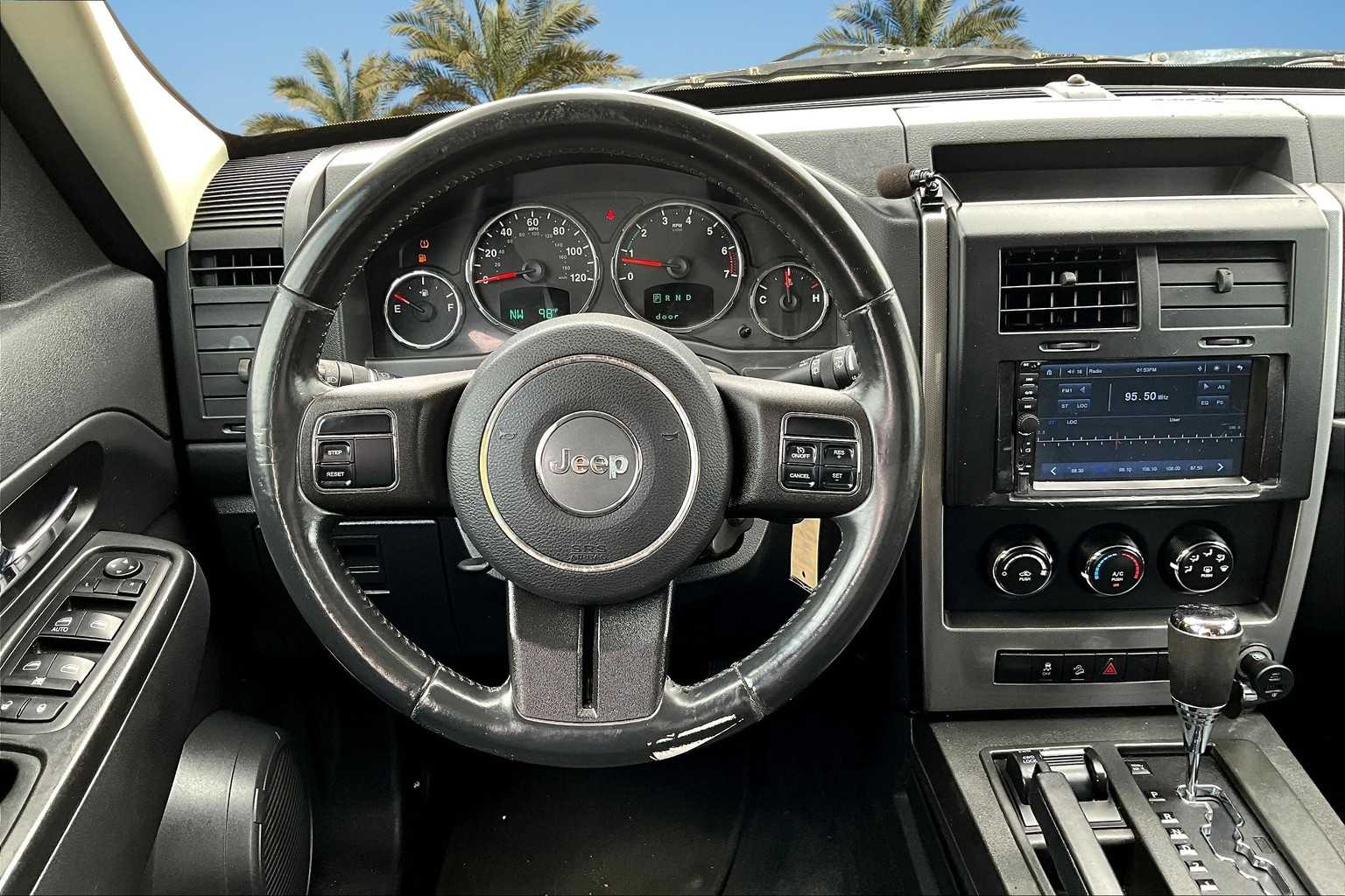 2011 Jeep Liberty Sport 14