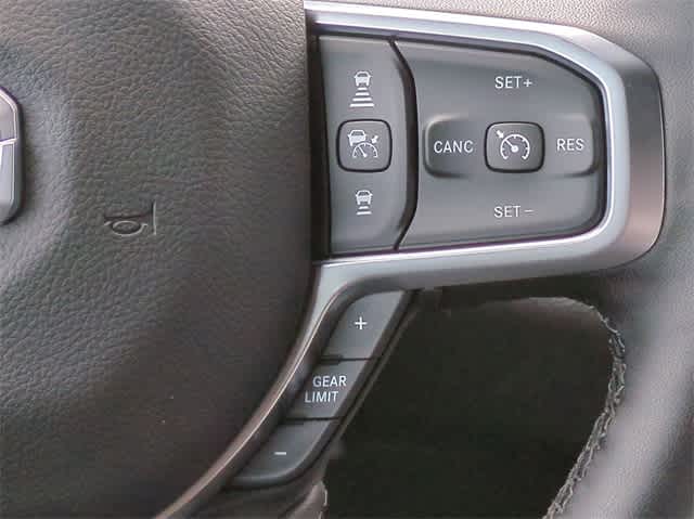 Thumbnail: 2025 RAM 1500 - 25